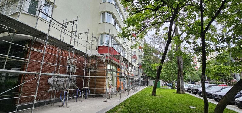 Brancoveanu - Oltenitei - bloc 1983 - nerenovat