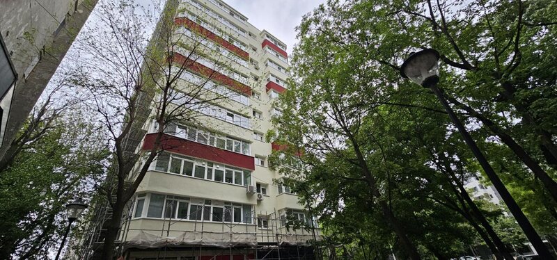 Brancoveanu - Oltenitei - bloc 1983 - nerenovat