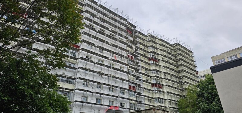 Brancoveanu - Oltenitei - bloc 1983 - nerenovat
